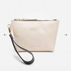 MERCULES Leather toiletry bag with "Mum Rocks" screen-printed on the front